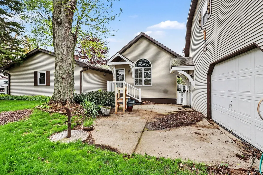 289 Lyon Lake Road Fredonia Township MI 49068