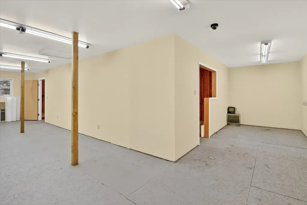 289 Lyon Lake Road Fredonia Township MI 49068