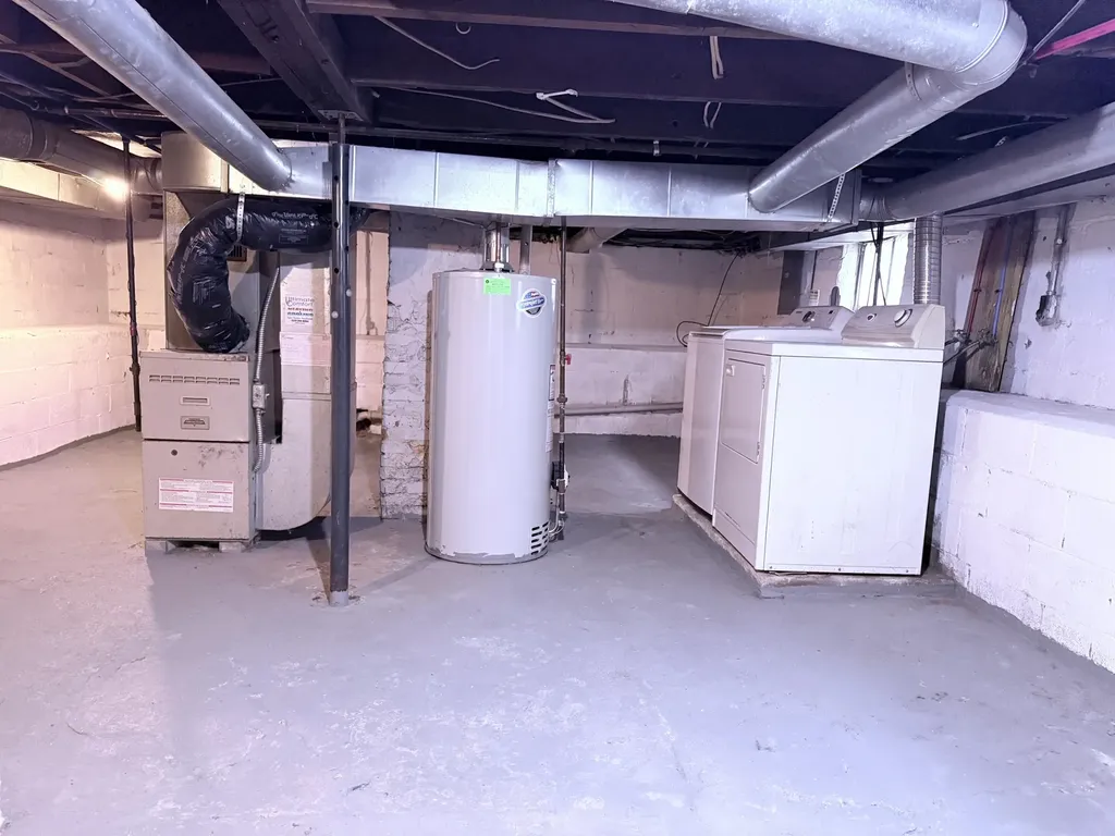 1317 Illinois Avenue Lansing City MI 48906