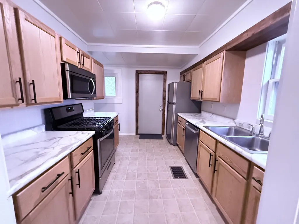 1317 Illinois Avenue Lansing City MI 48906