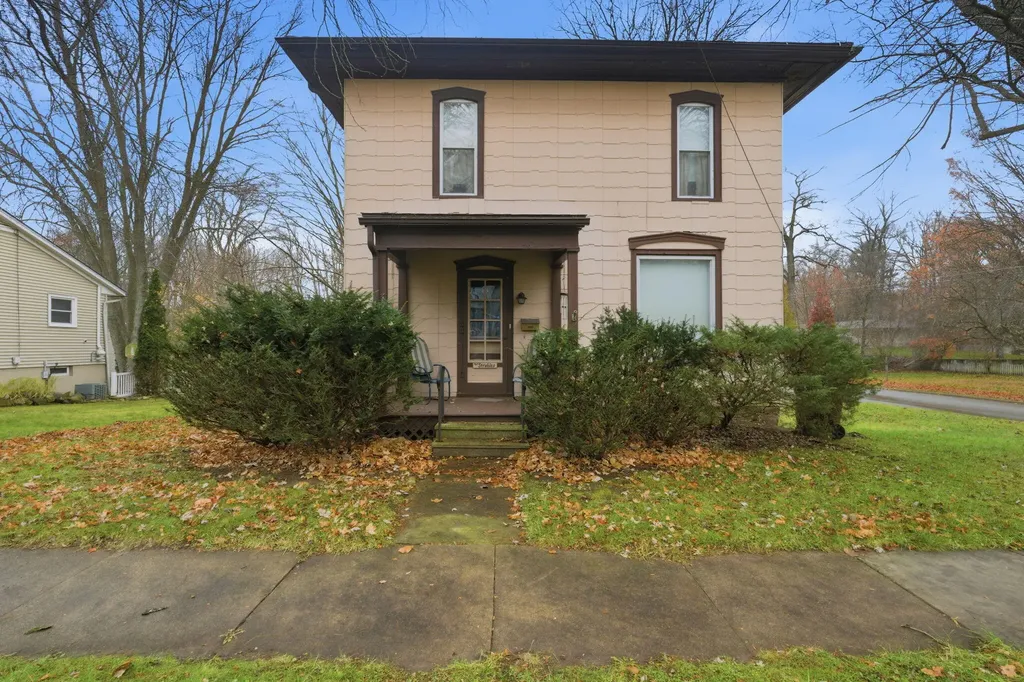 345 N Mulberry Street Marshall City MI 49068