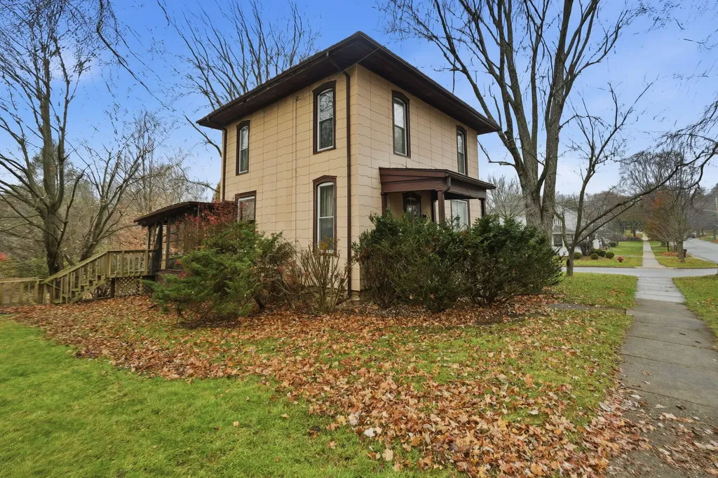 345 N Mulberry Street Marshall City MI 49068