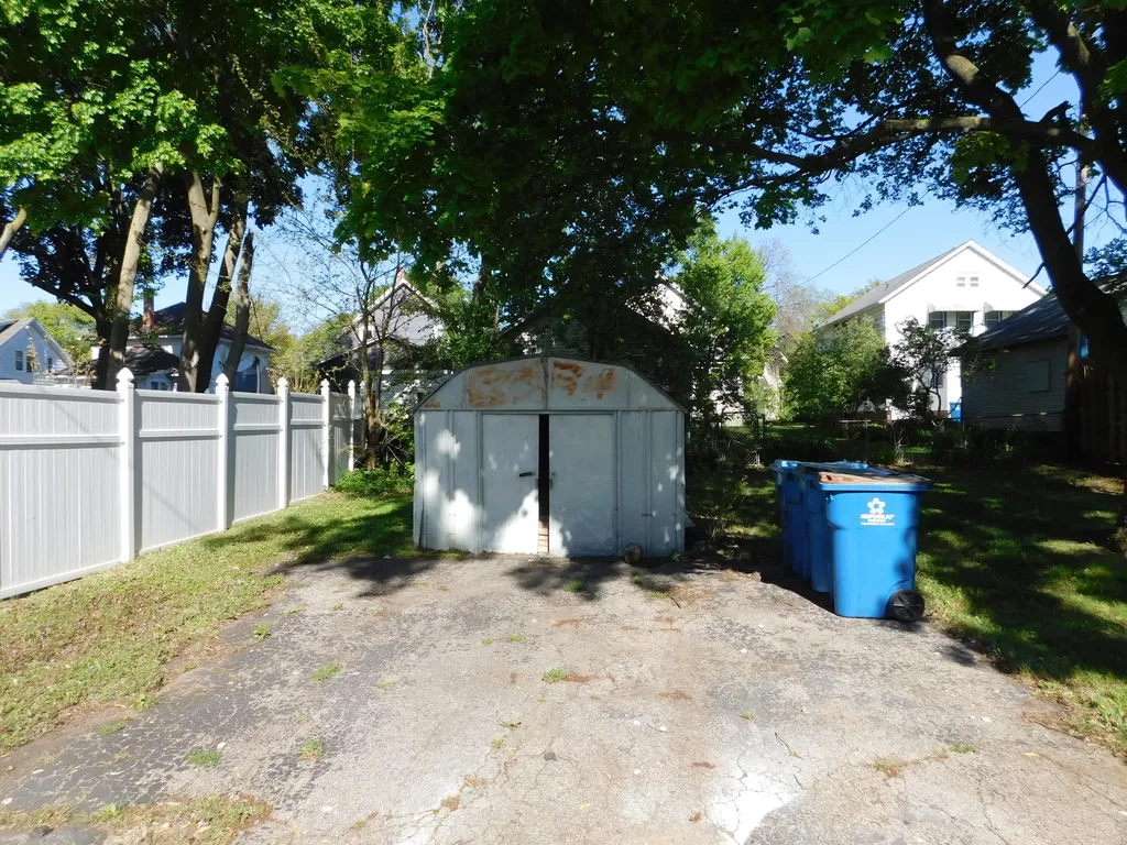 38 East Avenue N Battle Creek City MI 49017