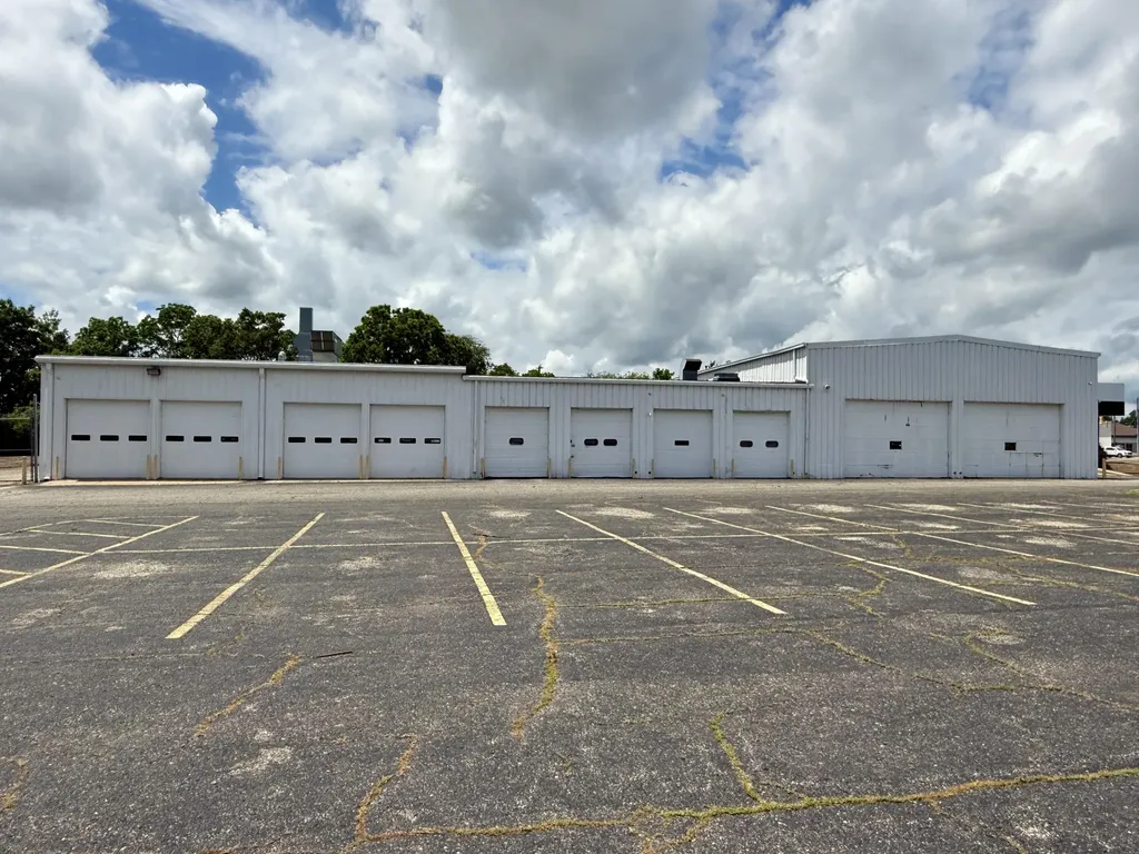 995 W Columbia Avenue Battle Creek City MI 49015