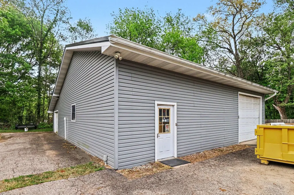 313 Thelma Drive Emmett Charter Township MI 49014
