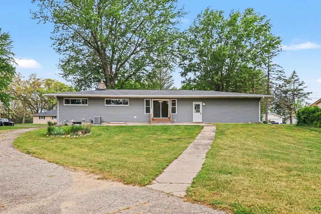 313 Thelma Drive Emmett Charter Township MI 49014