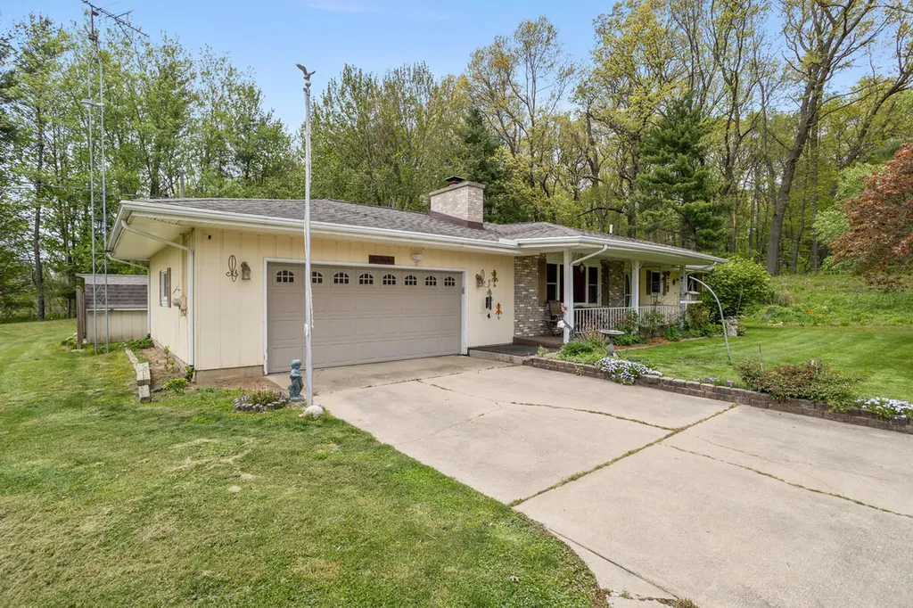 14135 Helmer Road S Battle Creek City MI 49015
