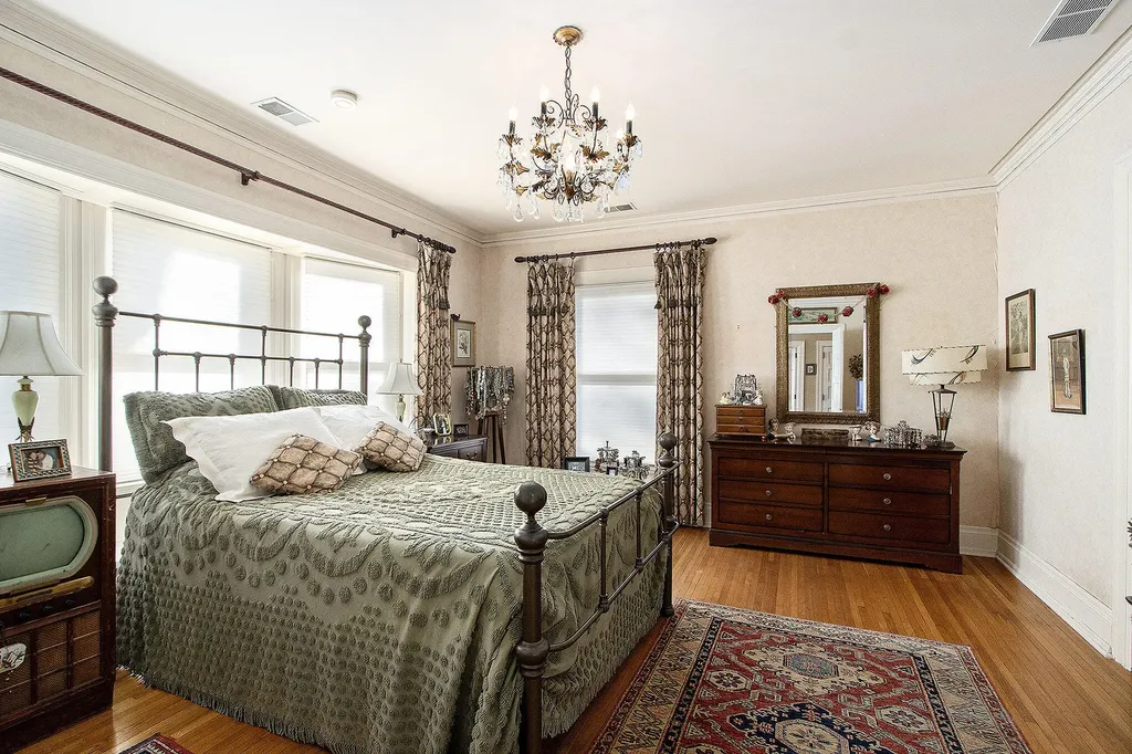 208 W Prospect Street Marshall City MI 49068