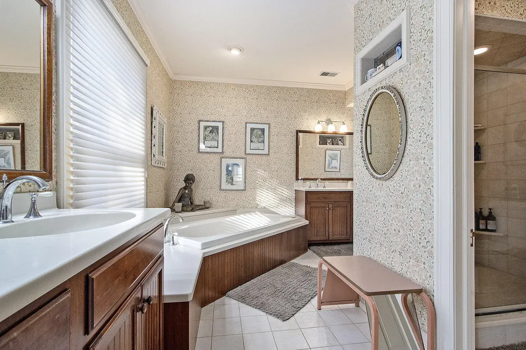 208 W Prospect Street Marshall City MI 49068