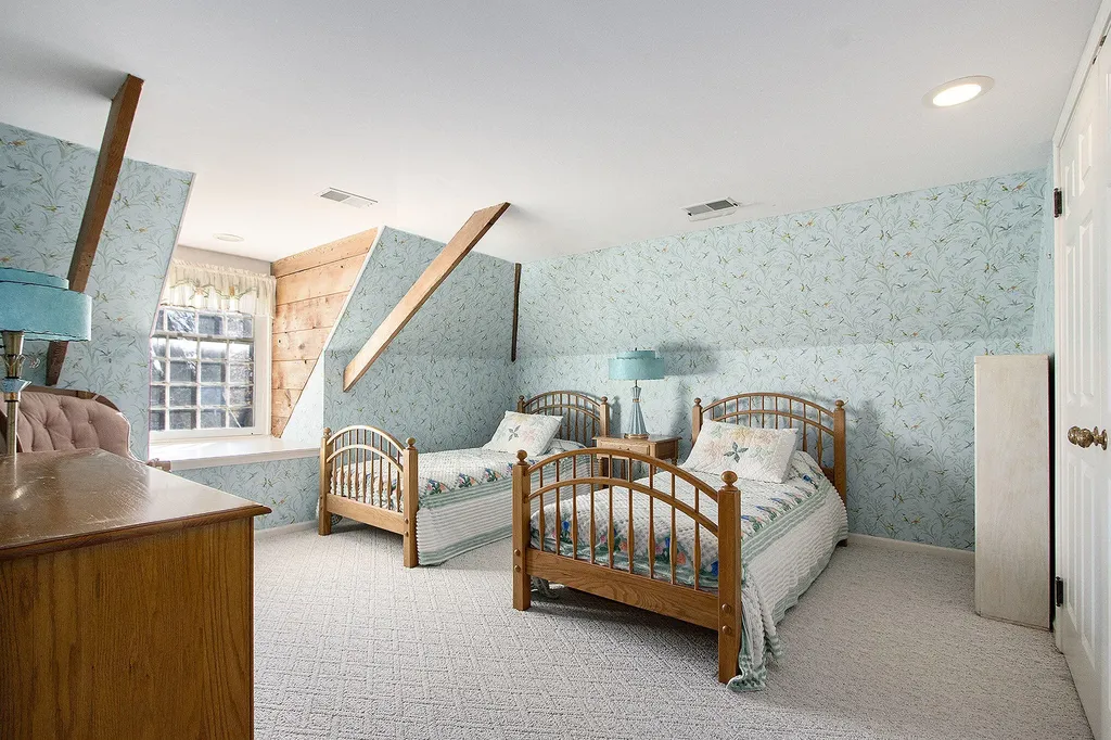 208 W Prospect Street Marshall City MI 49068