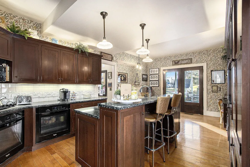 208 W Prospect Street Marshall City MI 49068