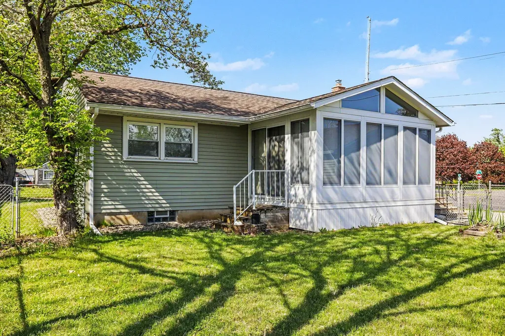 709 W Highland Boulevard Battle Creek City MI 49015