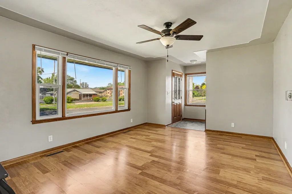 709 W Highland Boulevard Battle Creek City MI 49015