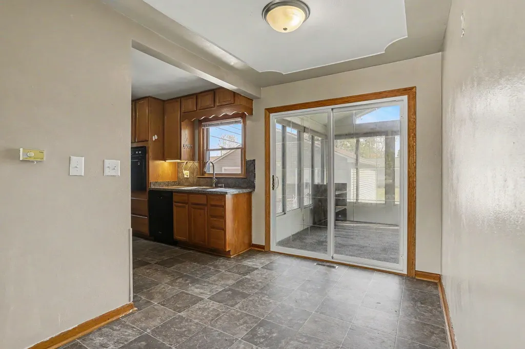 709 W Highland Boulevard Battle Creek City MI 49015