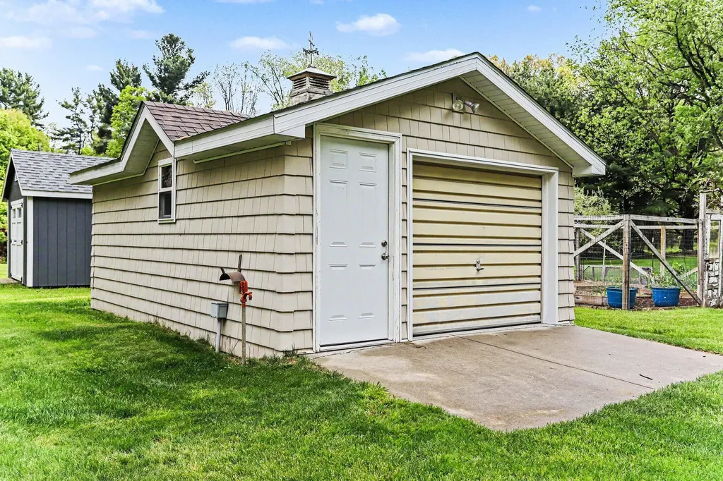 754 N Kalamazoo Avenue Marshall Township MI 49068