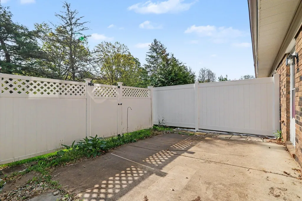 1967 Westbrook Drive Spring Arbor Township MI 49201