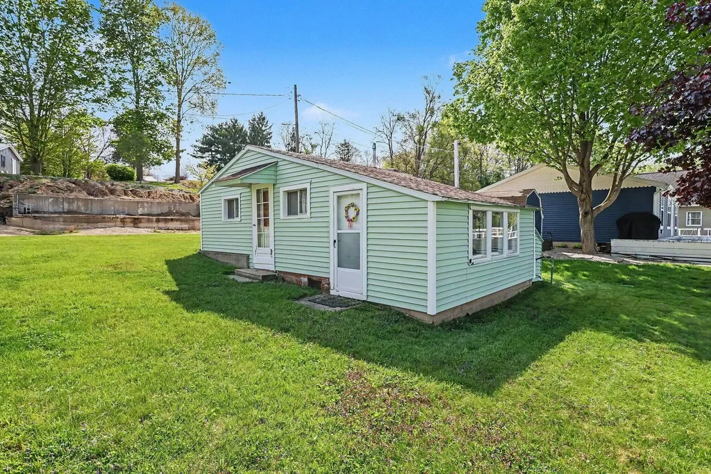 3070 Lake Drive Reading Township MI 49274