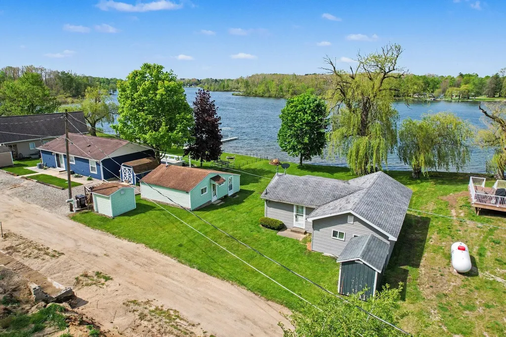 3070 Lake Drive Reading Township MI 49274