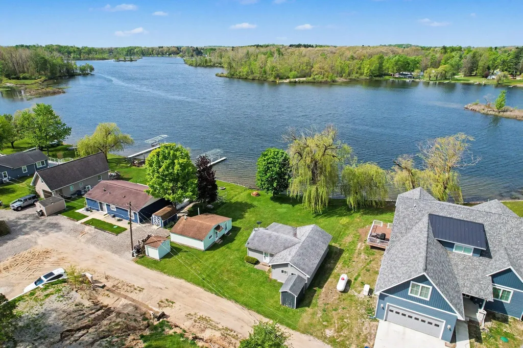 3070 Lake Drive Reading Township MI 49274