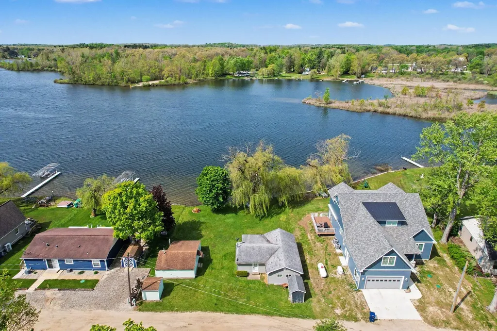 3070 Lake Drive Reading Township MI 49274