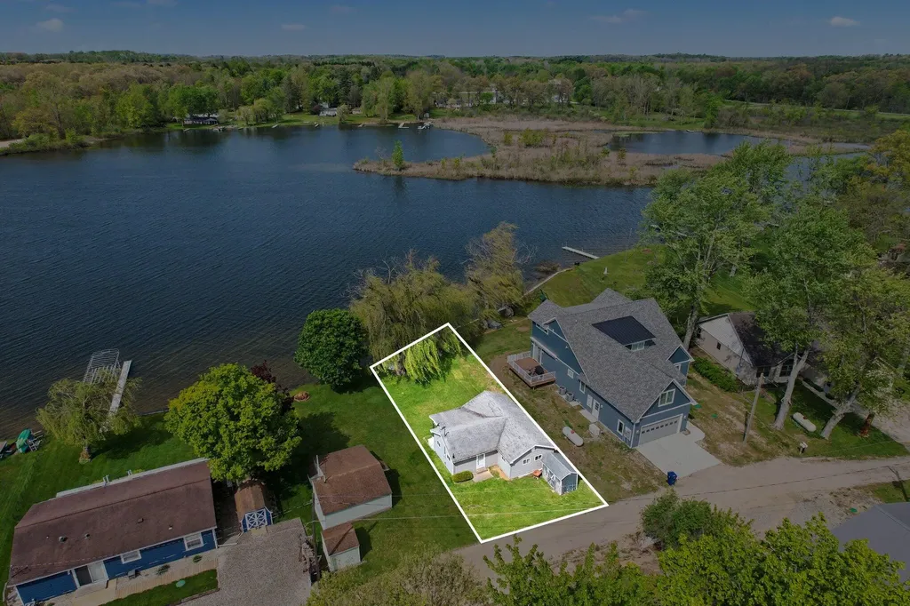 3070 Lake Drive Reading Township MI 49274