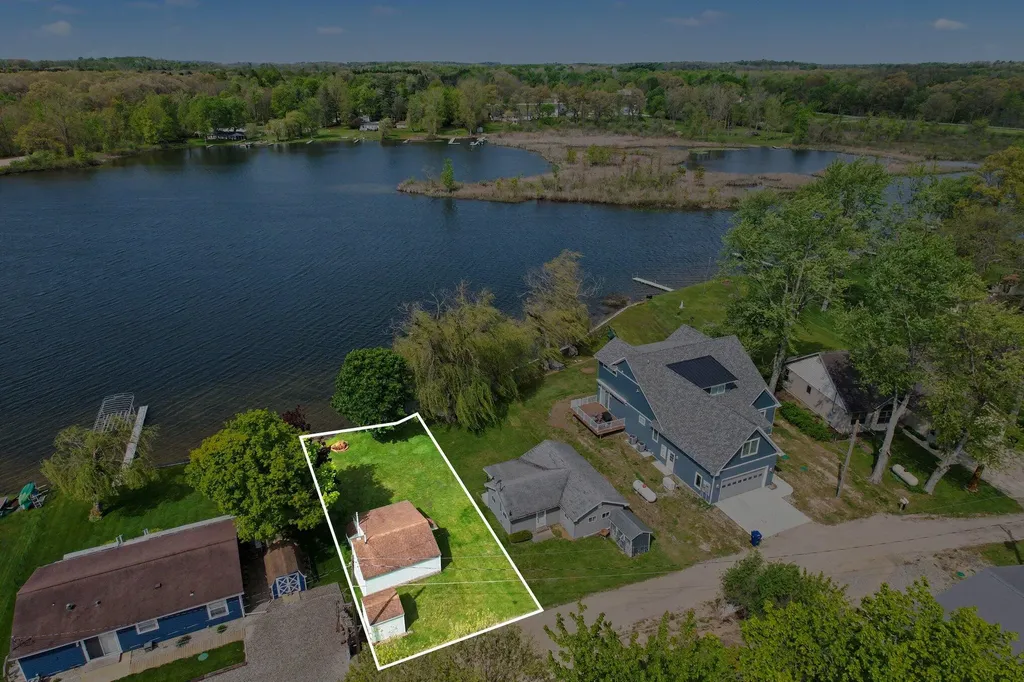 3070 Lake Drive Reading Township MI 49274