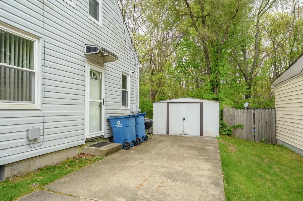 157 Redner Avenue Battle Creek City MI 49037