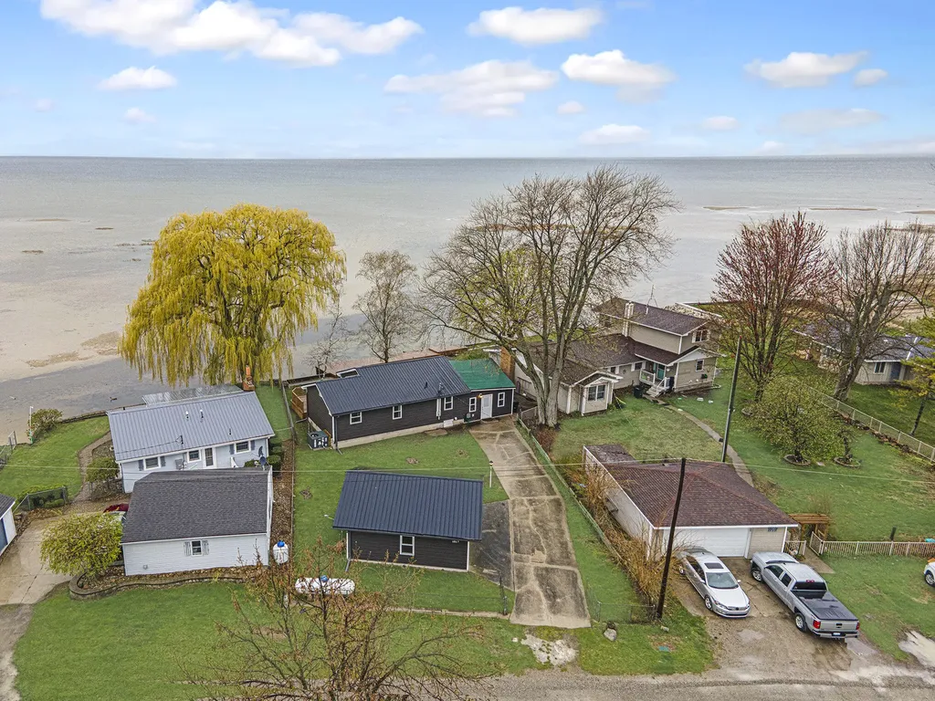 6867 Debralyn Drive Tuscola Township MI 48767