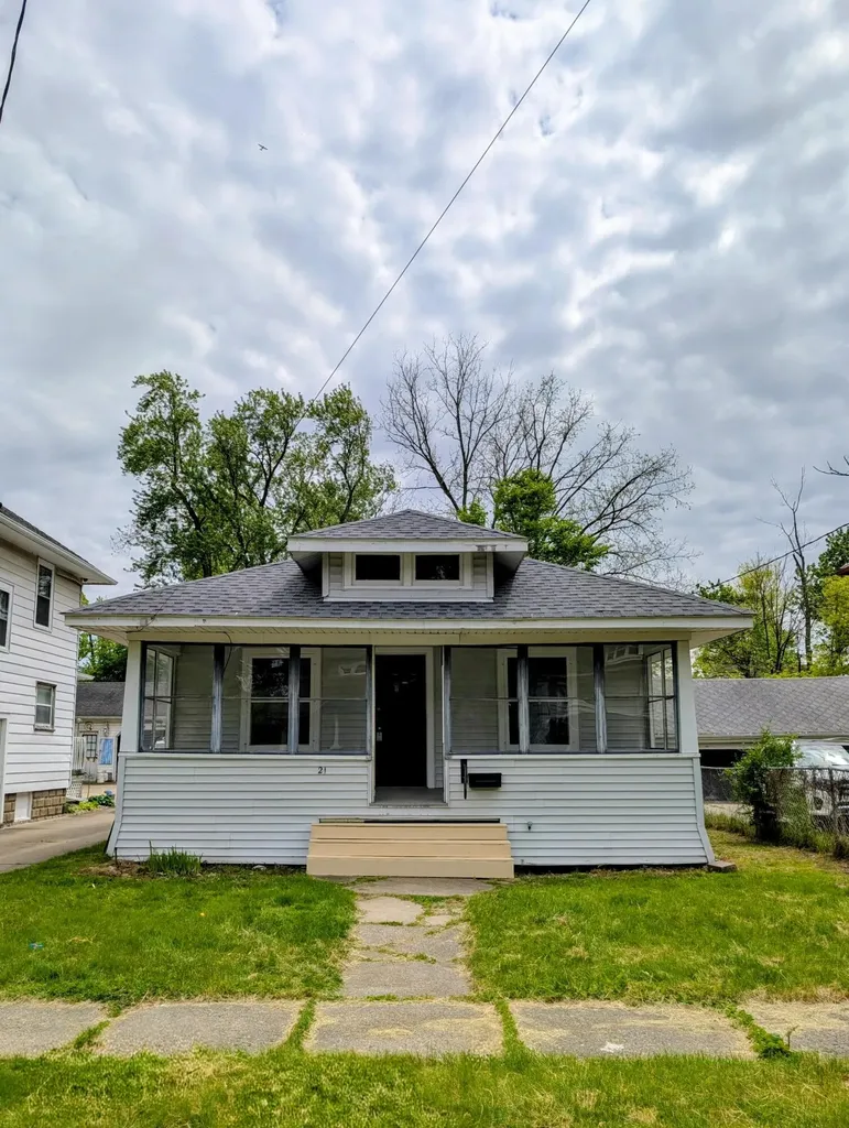 21 Charlotte Street Battle Creek City MI 49017