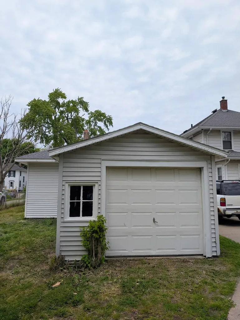 21 Charlotte Street Battle Creek City MI 49017