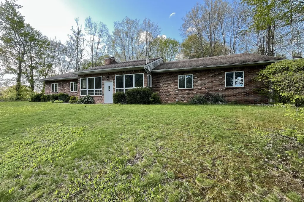 23457 M-78 Pennfield Charter Township MI 49017