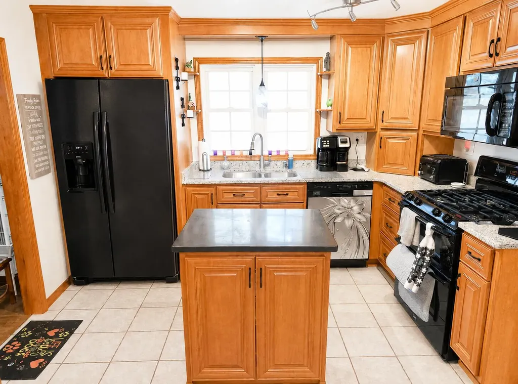 722 Golden Avenue Emmett Charter Township MI 49014