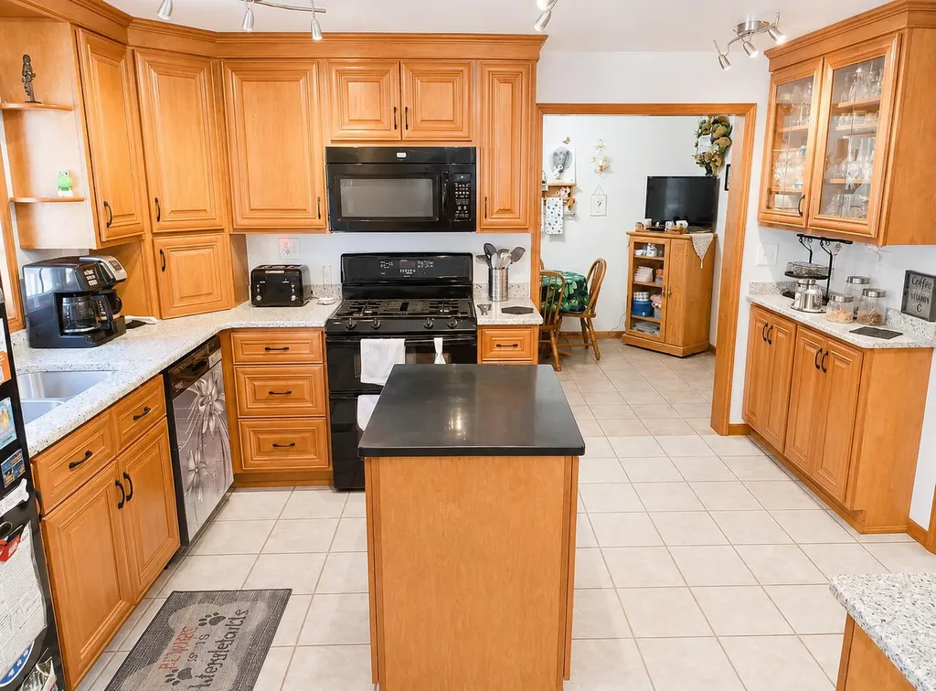 722 Golden Avenue Emmett Charter Township MI 49014
