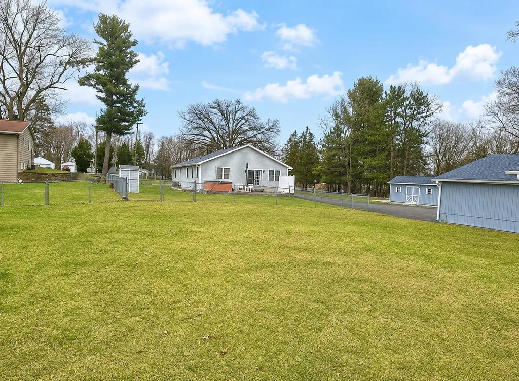 722 Golden Avenue Emmett Charter Township MI 49014