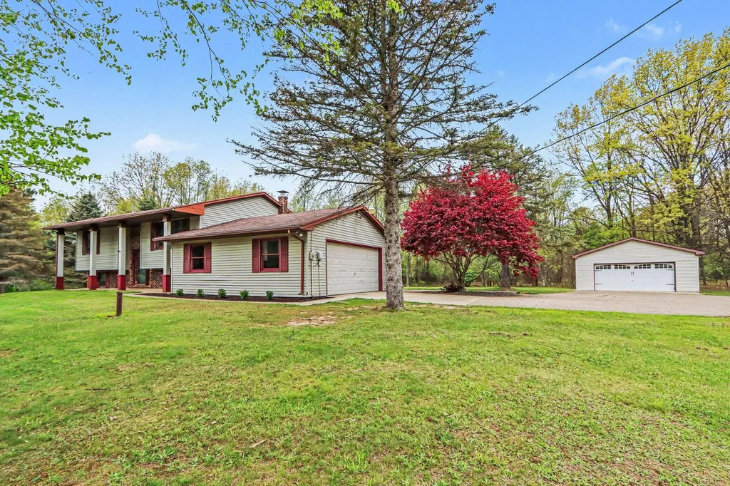 16711 Cd Avenue E Ross Township MI 49012