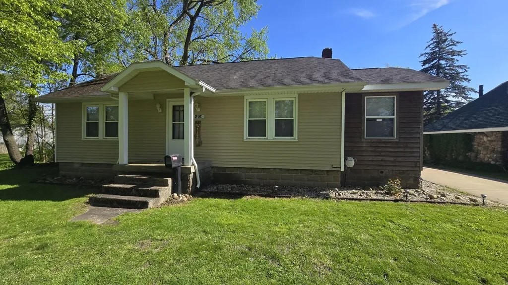 215 E Jane Street Bellevue Village MI 49021