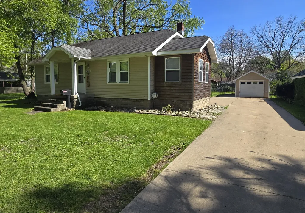 215 E Jane Street Bellevue Village MI 49021