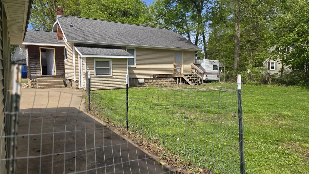 215 E Jane Street Bellevue Village MI 49021