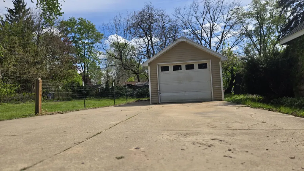 215 E Jane Street Bellevue Village MI 49021