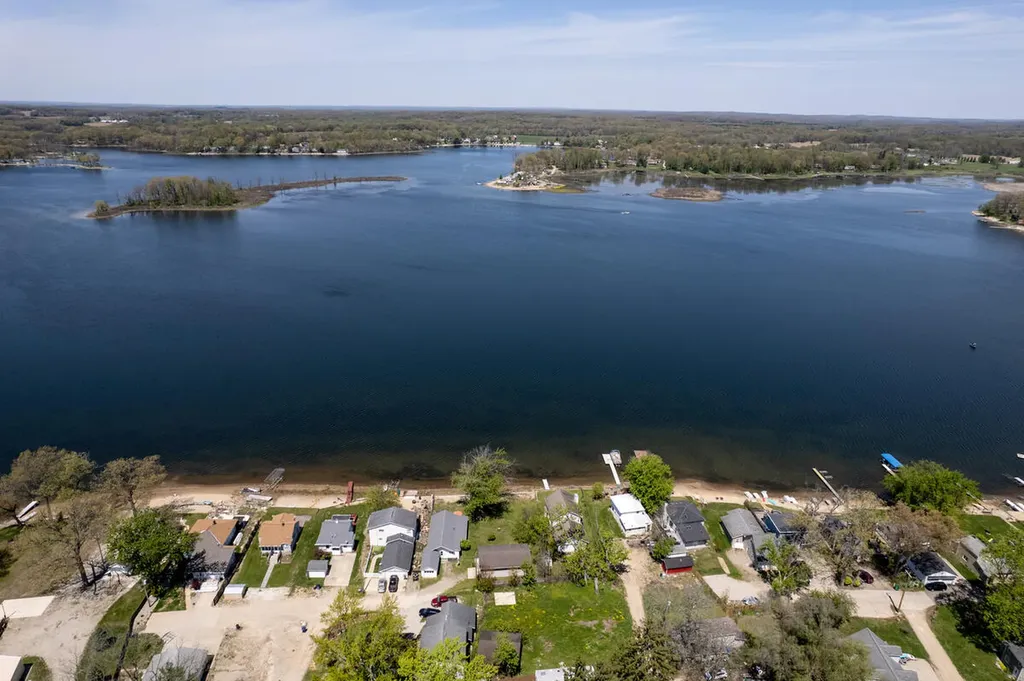11334 E Shore Drive Barry Township MI 49046