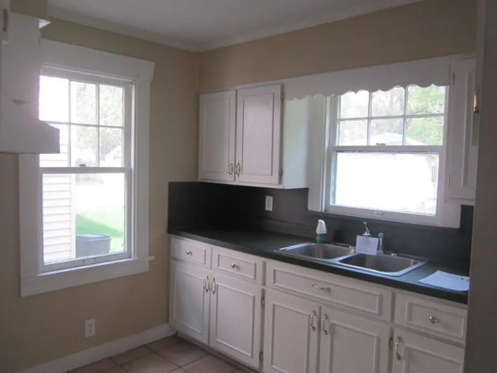 21 Bryant Street Battle Creek City MI 49017