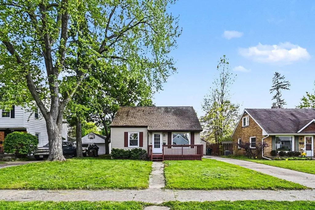 1915 Cooper Avenue Lansing City MI 48910