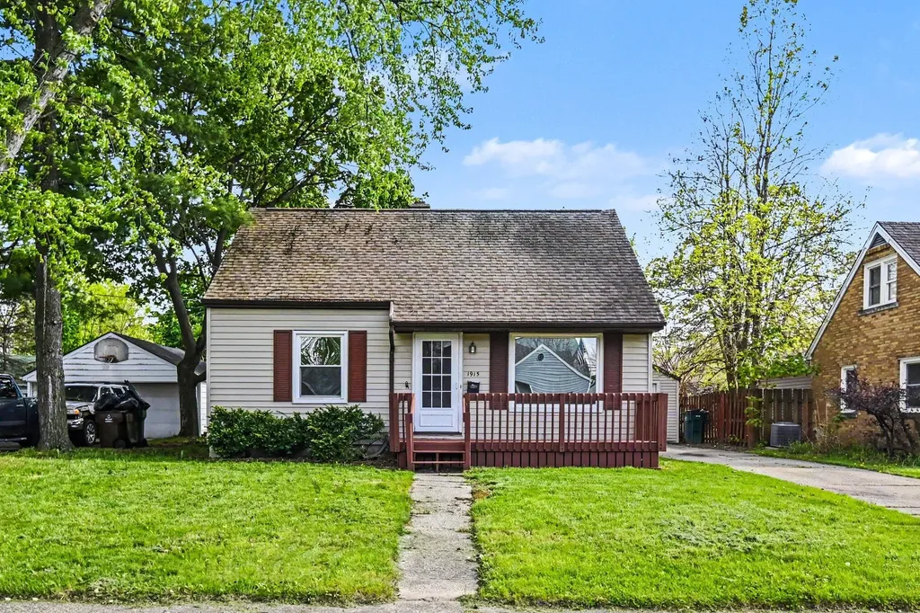 1915 Cooper Avenue Lansing City MI 48910
