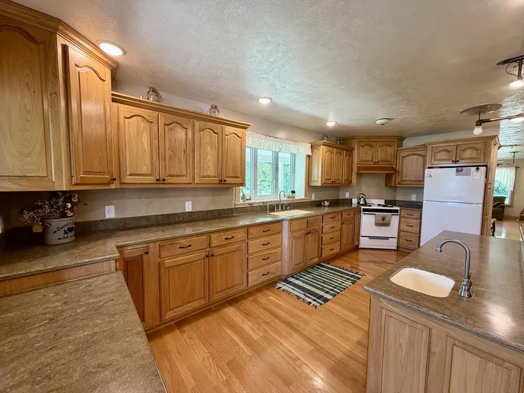 7300 W Kinsel Highway Vermontville Township MI 49096