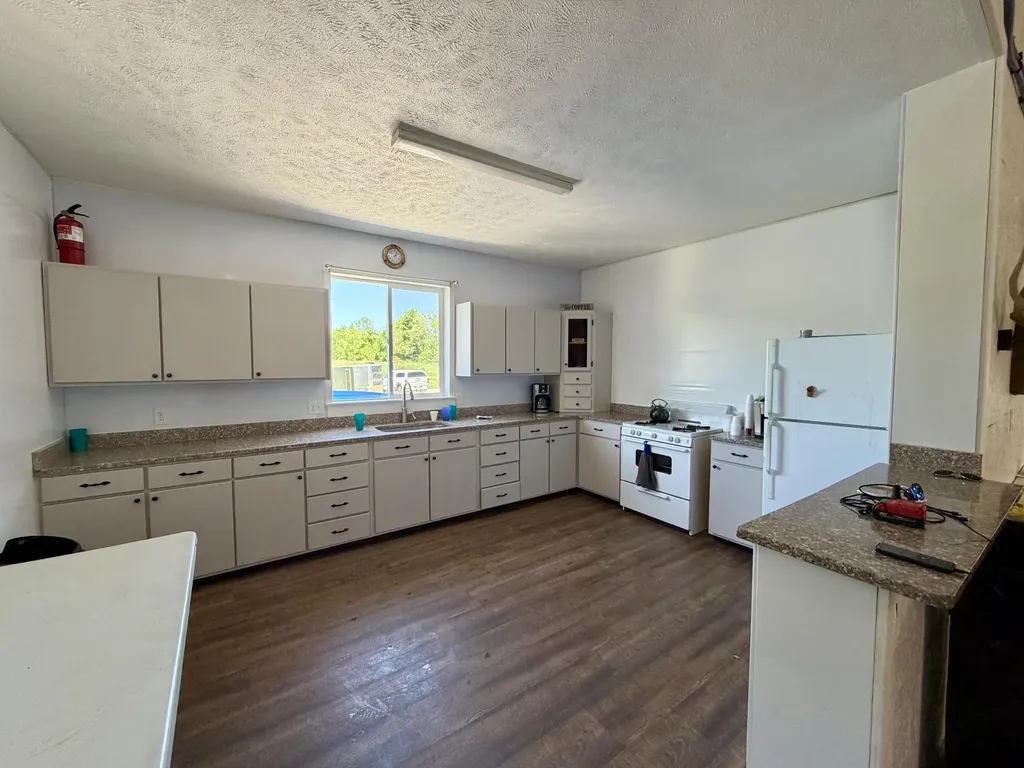 7300 W Kinsel Highway Vermontville Township MI 49096