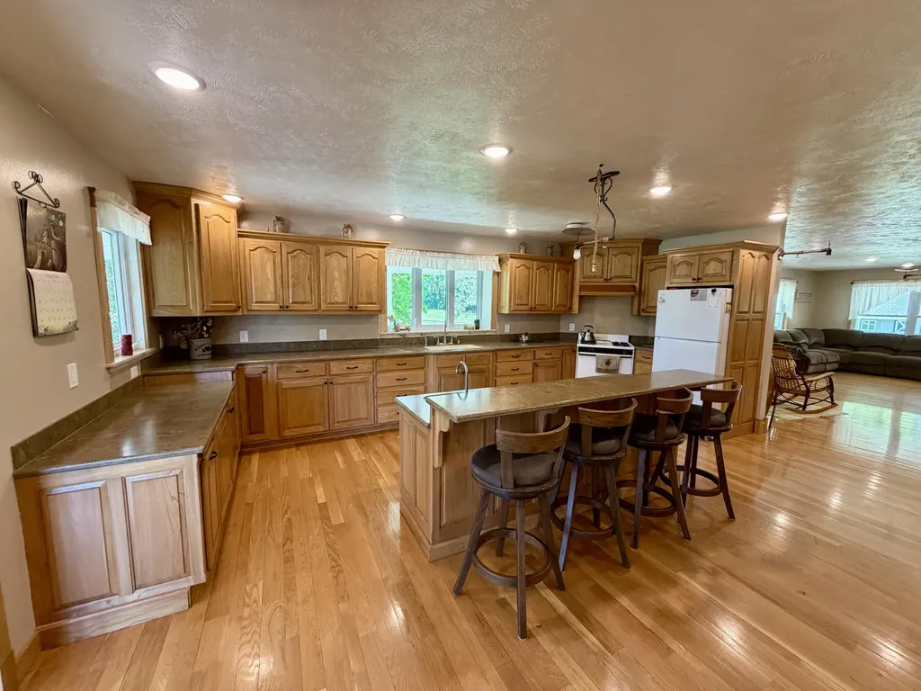 7300 W Kinsel Highway Vermontville Township MI 49096