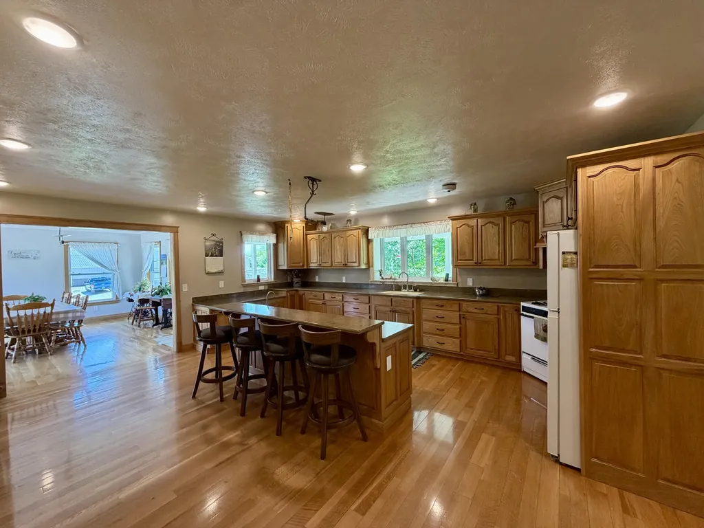 7300 W Kinsel Highway Vermontville Township MI 49096