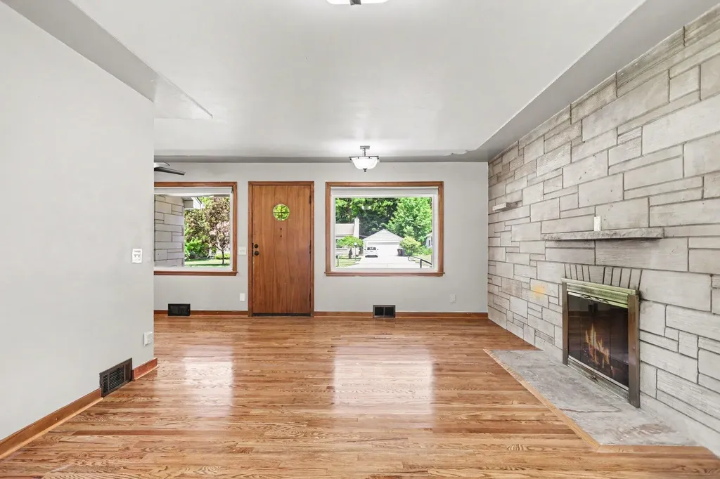 521 North Drive W Marshall City MI 49068