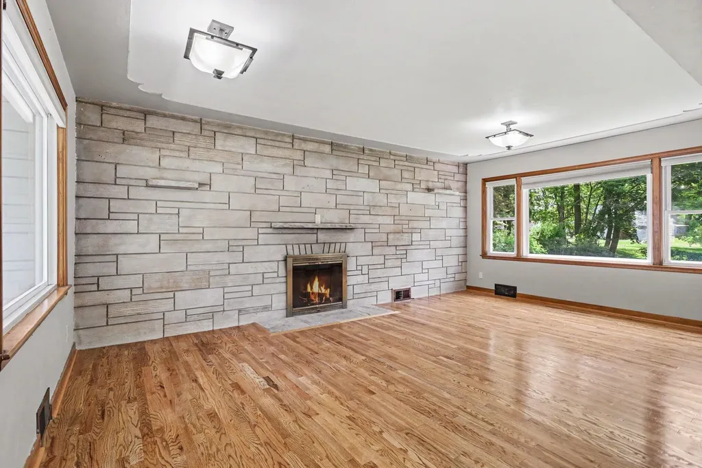 521 North Drive W Marshall City MI 49068