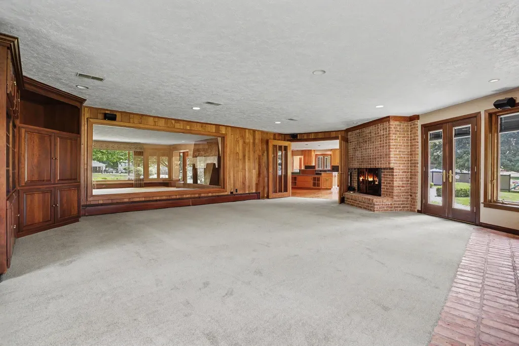 757 N Kalamazoo Avenue Marshall Township MI 49068